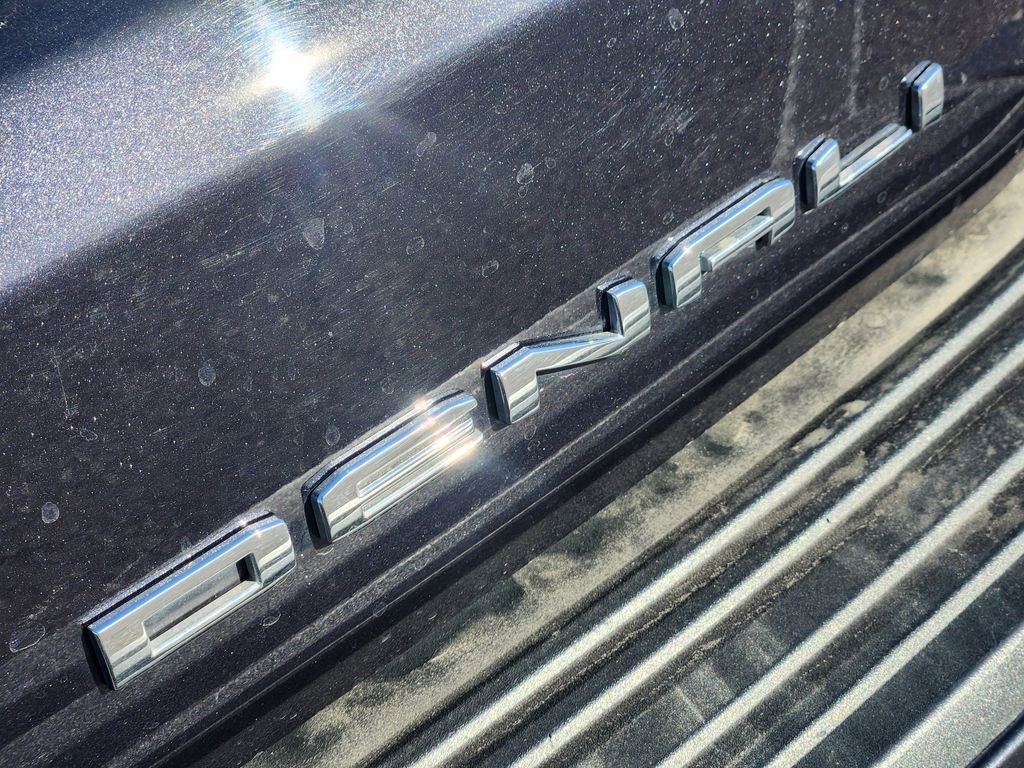 Used 2023 GMC Yukon Denali Ultimate image 9