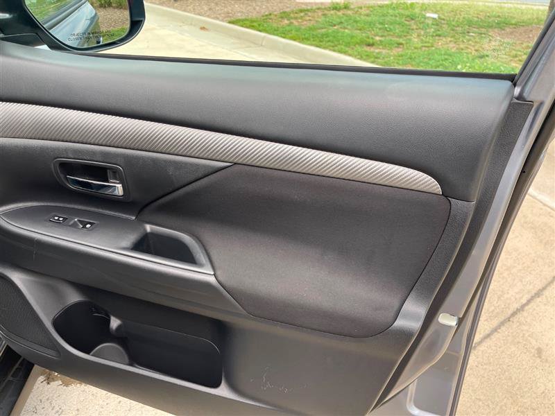 Used 2017 Mitsubishi Outlander ES AWD/4WD image 97
