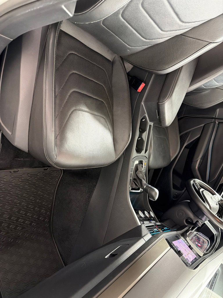 Used 2019 Volkswagen Jetta SEL Premium FWD image 24