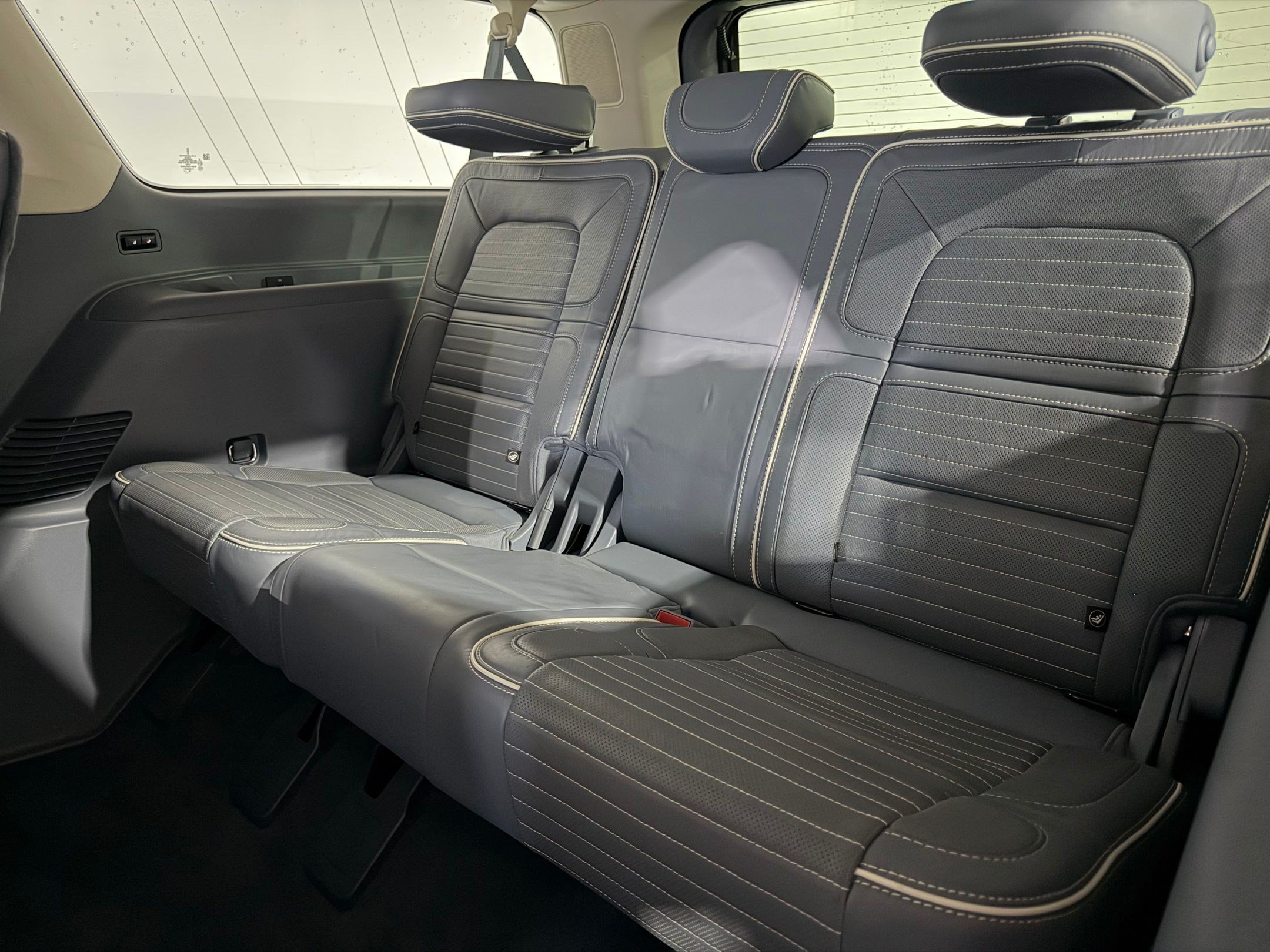 Used 2023 Lincoln Navigator L Black Label AWD/4WD image 55