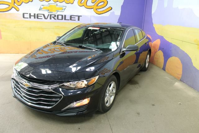 Used 2022 Chevrolet Malibu LS FWD image 3