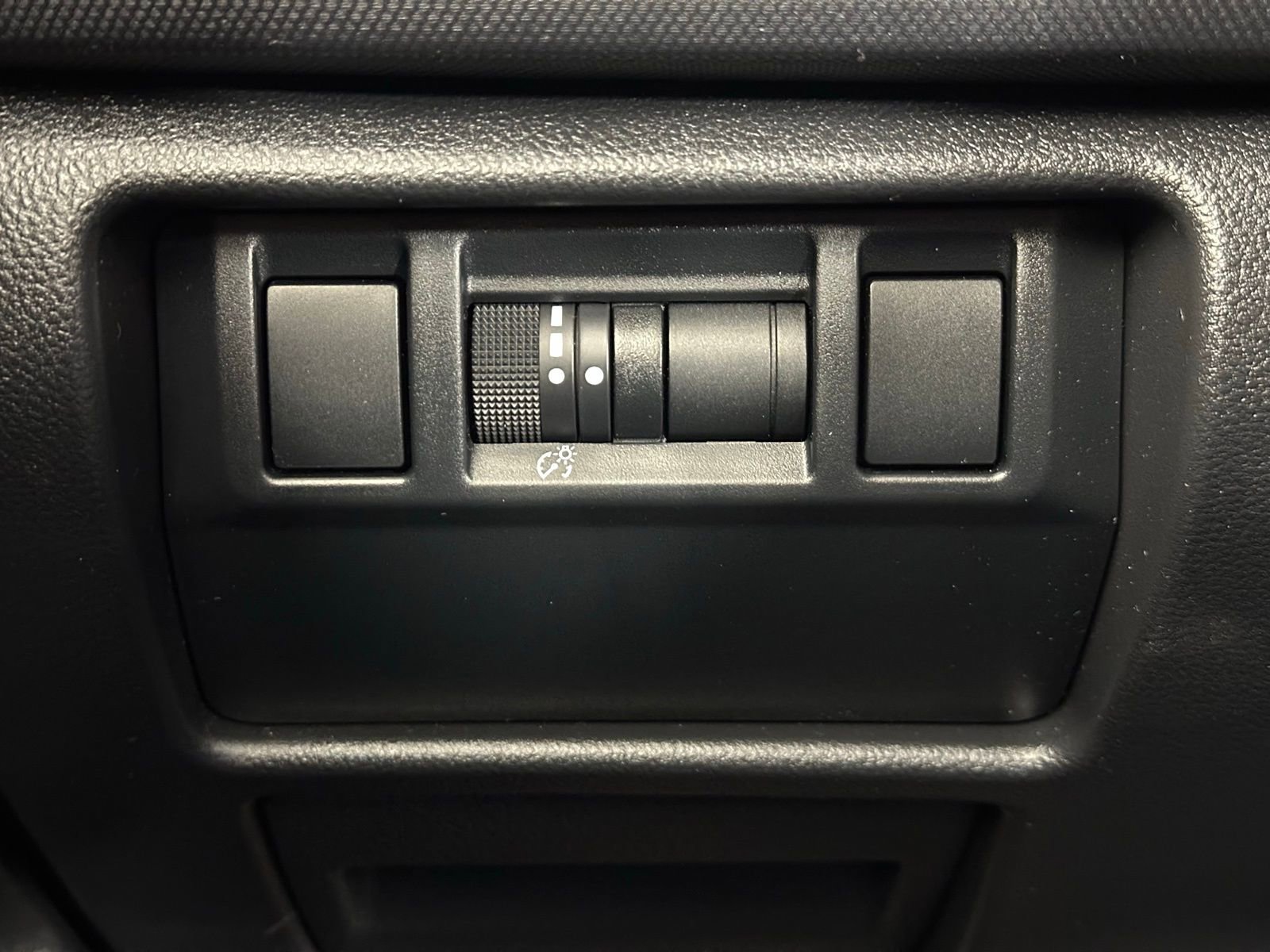 Used 2025 Subaru Forester Premium image 21