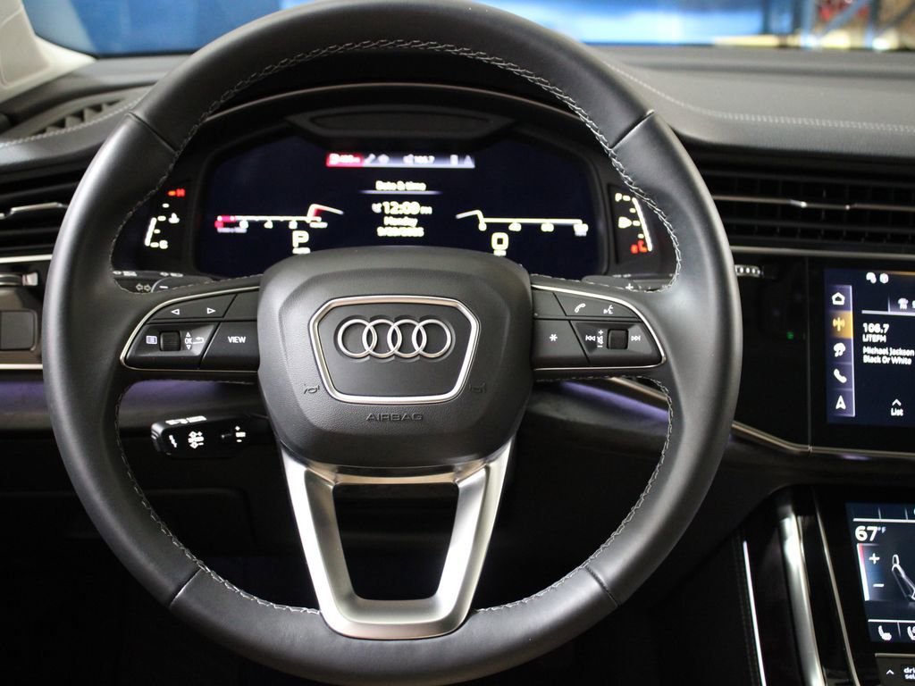 Certified 2025 Audi Q7 2.0T Premium Plus image 14
