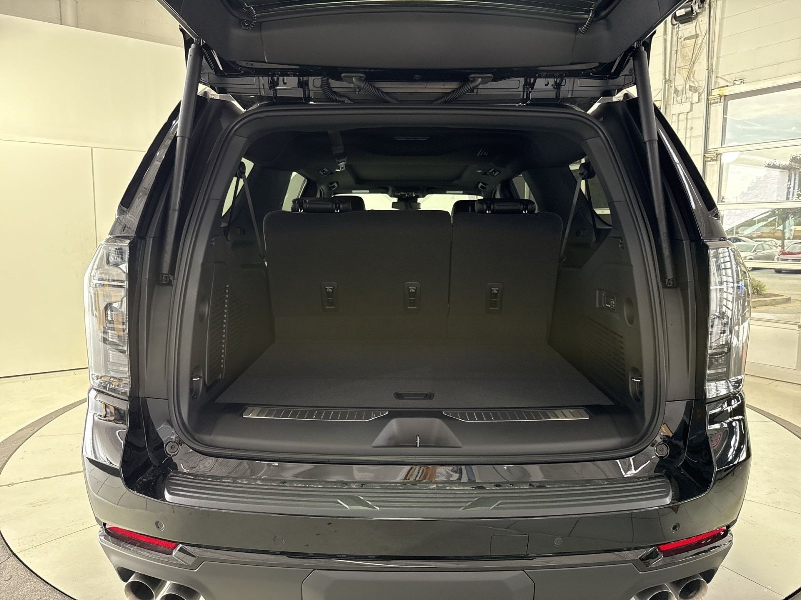 New 2026 Chevrolet Suburban RST w/ Comfort Package AWD/4WD image 28