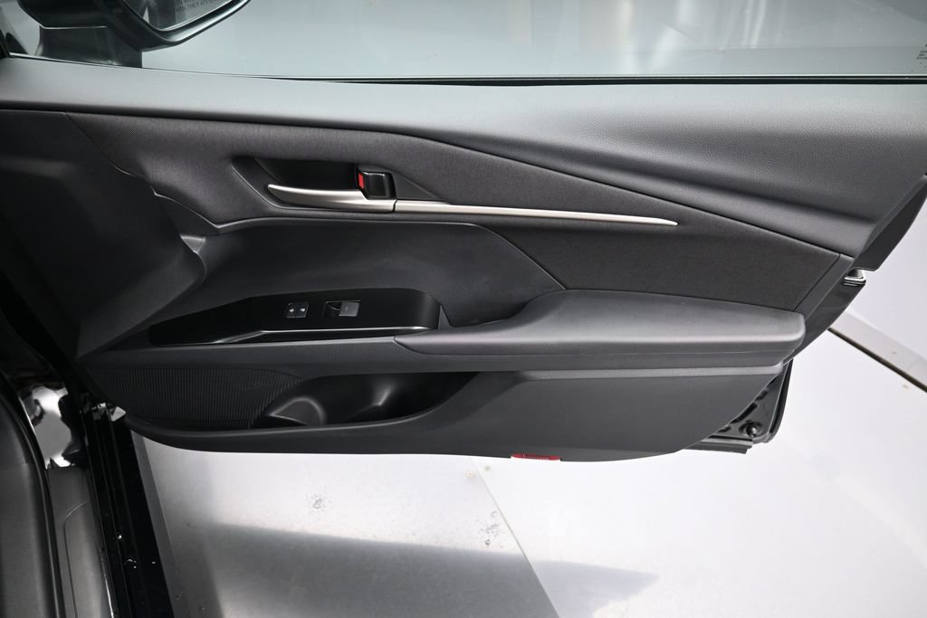 Certified 2026 Toyota Camry LE FWD image 32