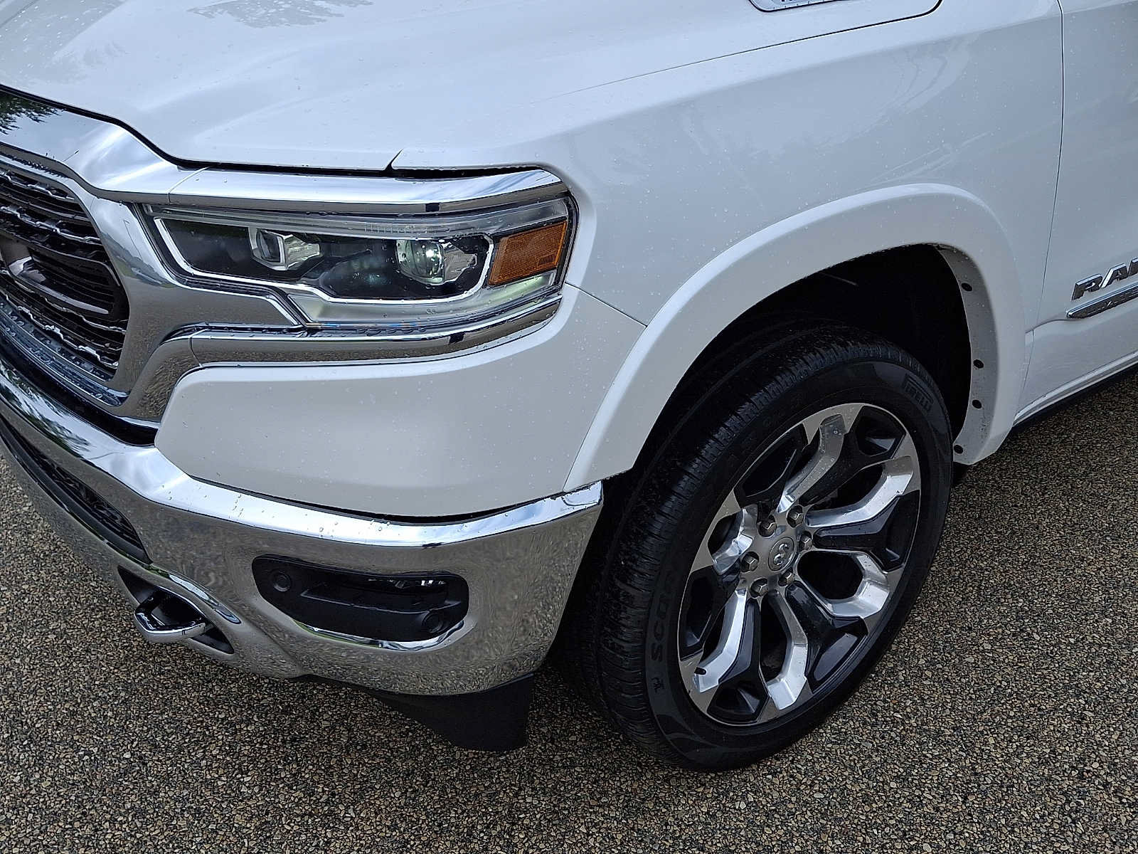 Used 2023 RAM 1500 Limited AWD/4WD image 11