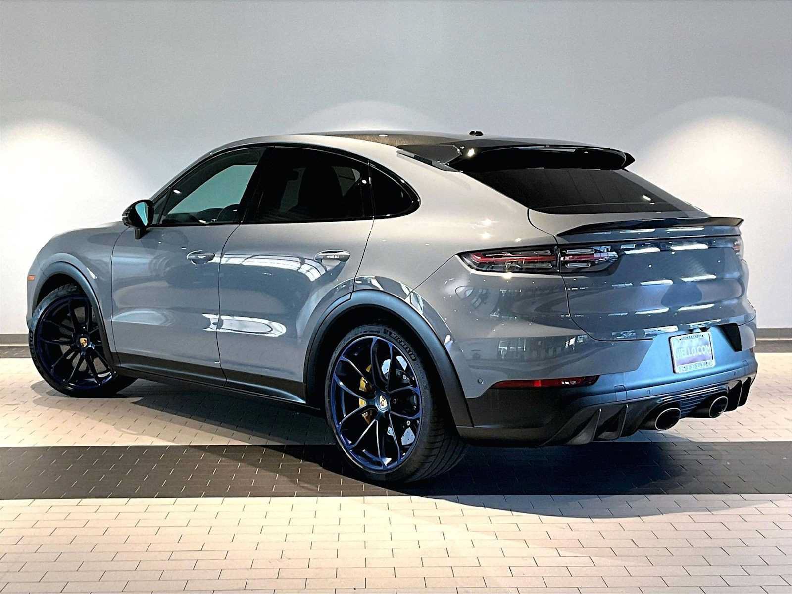 Used 2022 Porsche Cayenne Turbo GT AWD/4WD image 3