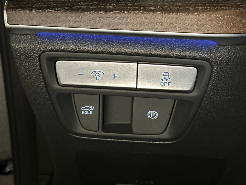 Used 2024 Genesis G80 image 28