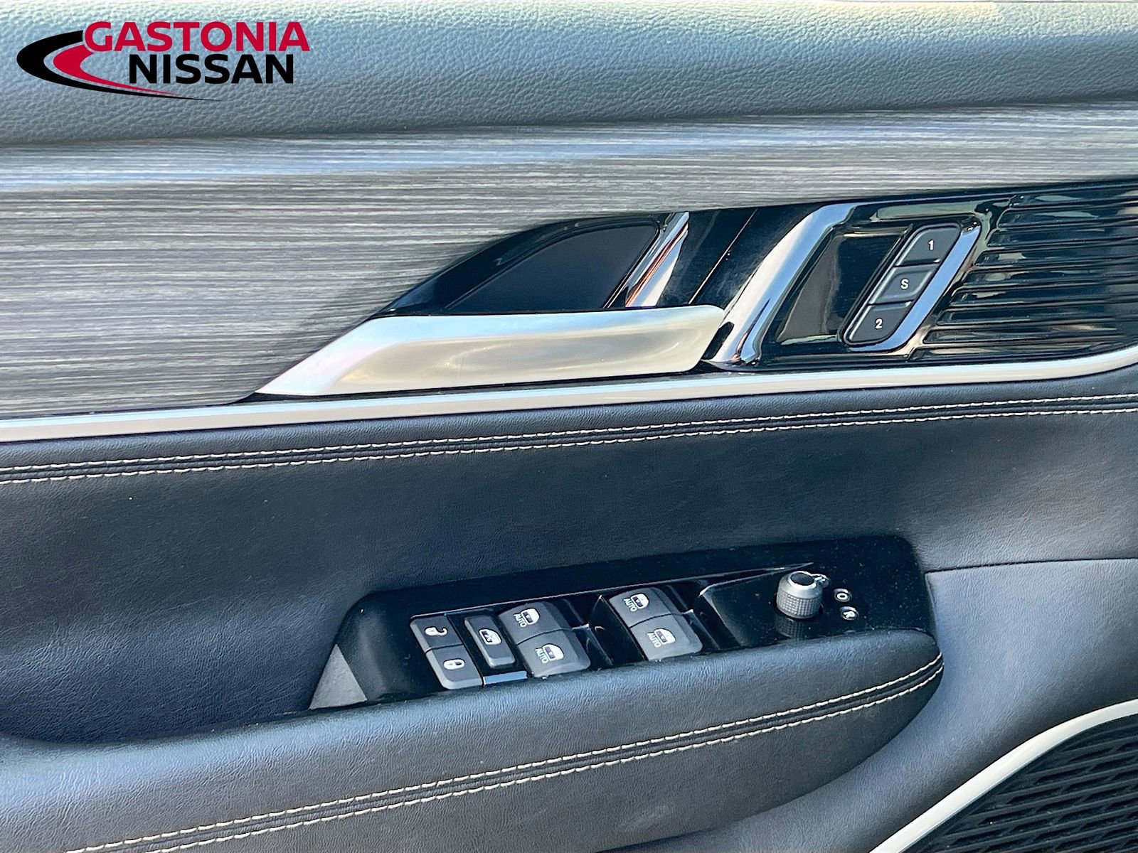 Used 2024 Jeep Wagoneer L Series II w/ Flexible Seating Group image 23