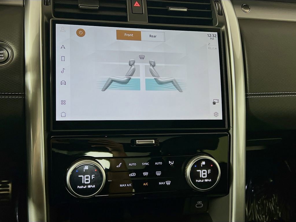 Used 2025 Land Rover Discovery Dynamic SE image 16