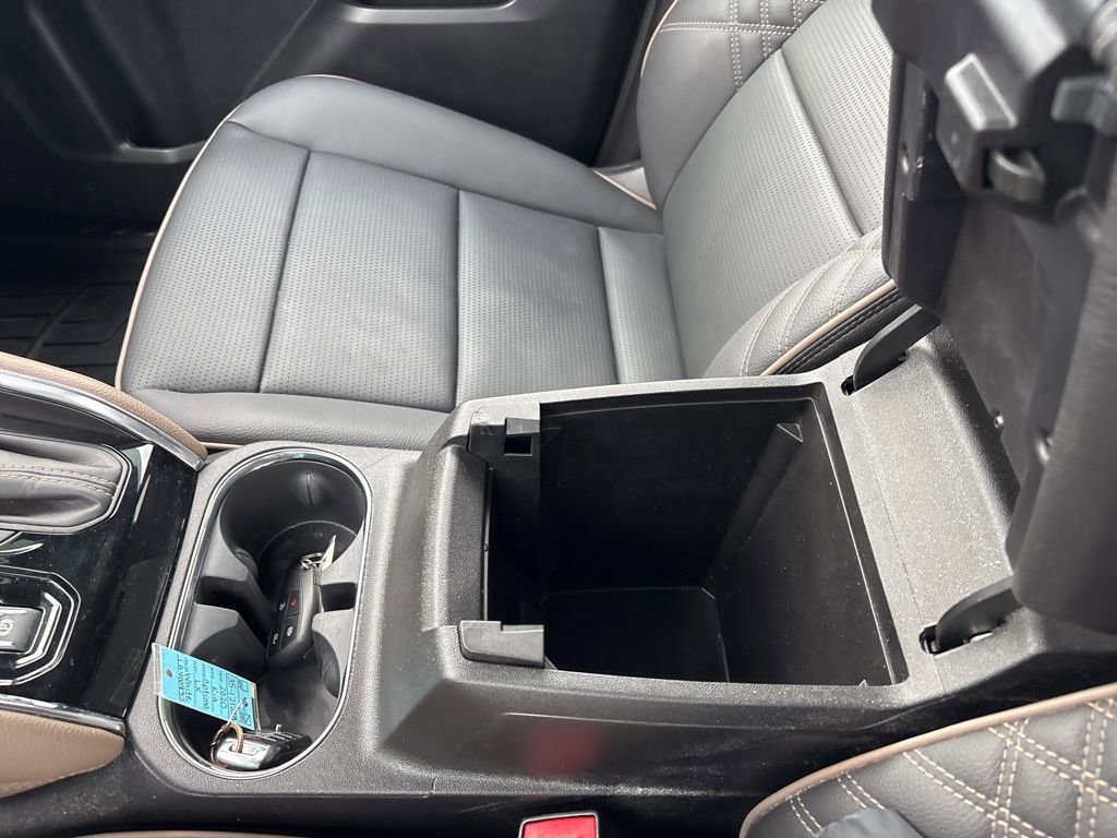 Used 2025 GMC Canyon Denali image 40