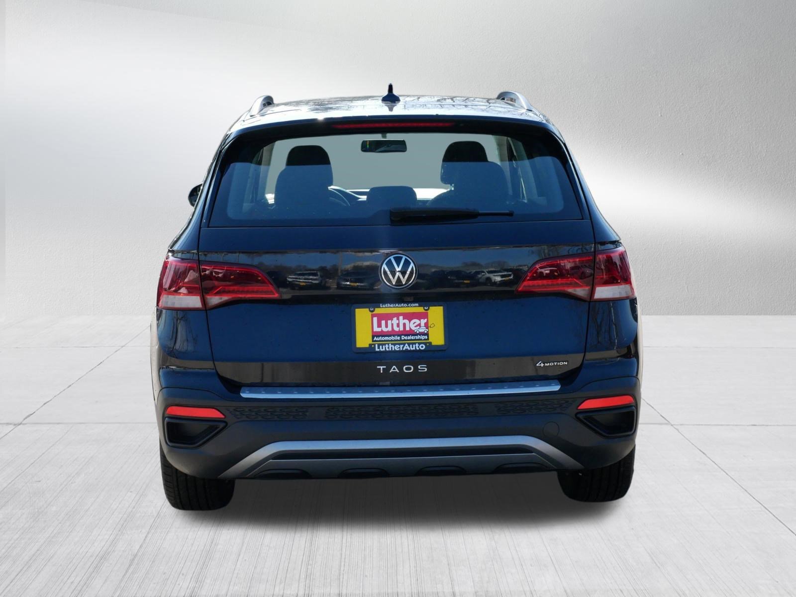 Used 2022 Volkswagen Taos S image 6