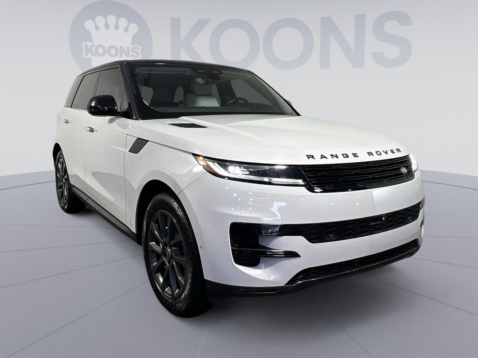 Used 2024 Land Rover Range Rover Sport SE AWD/4WD image 2