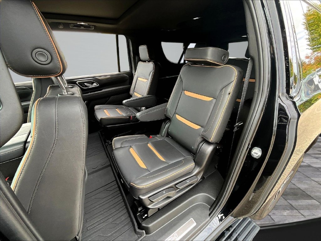Used 2024 GMC Yukon XL AT4 w/ AT4 Premium Plus Package AWD/4WD image 24