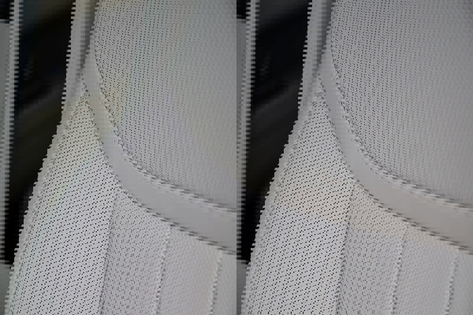 New 2026 Land Rover Range Rover SE image 28