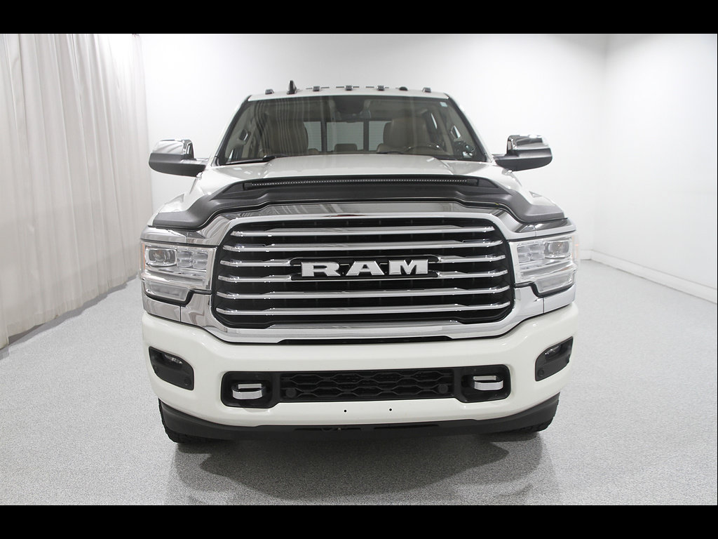 Used 2022 RAM 3500 Limited AWD/4WD image 2