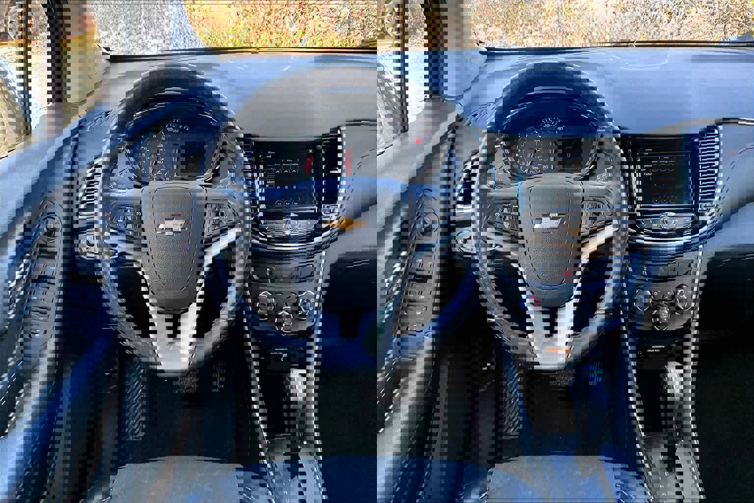 Used 2019 Chevrolet Trax LT w/ LT Convenience Package image 6