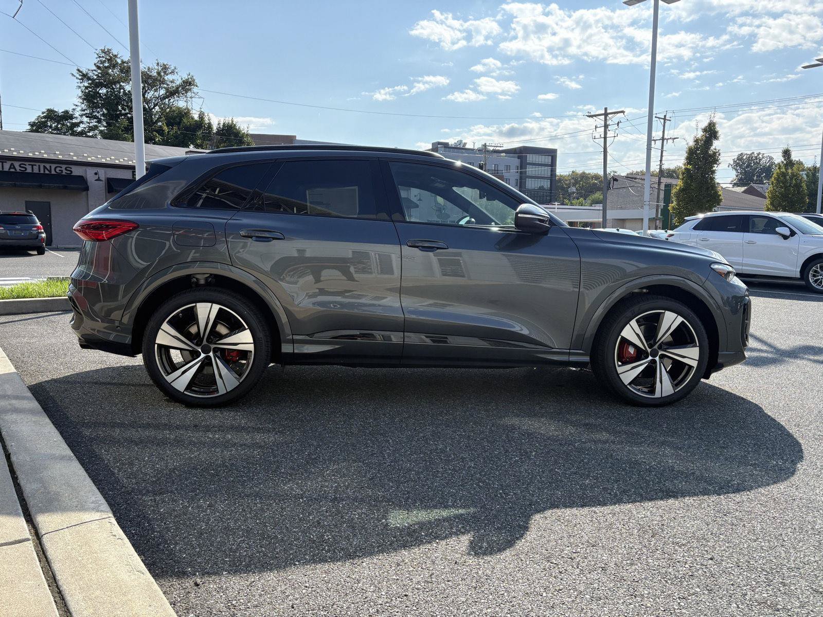 New 2026 Audi SQ5 Premium Plus AWD/4WD image 6