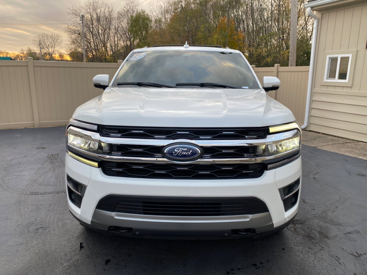 Used 2022 Ford Expedition Max Limited image 10