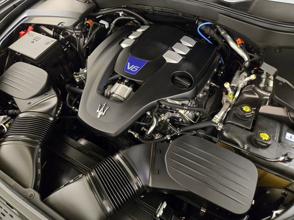 Certified 2021 Maserati Levante S image 30