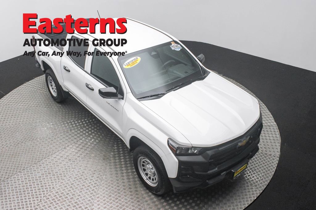 Used 2024 Chevrolet Colorado W/T w/ Technology Package image 3