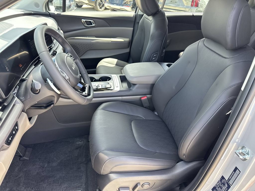 New 2026 Kia Carnival EX FWD image 17