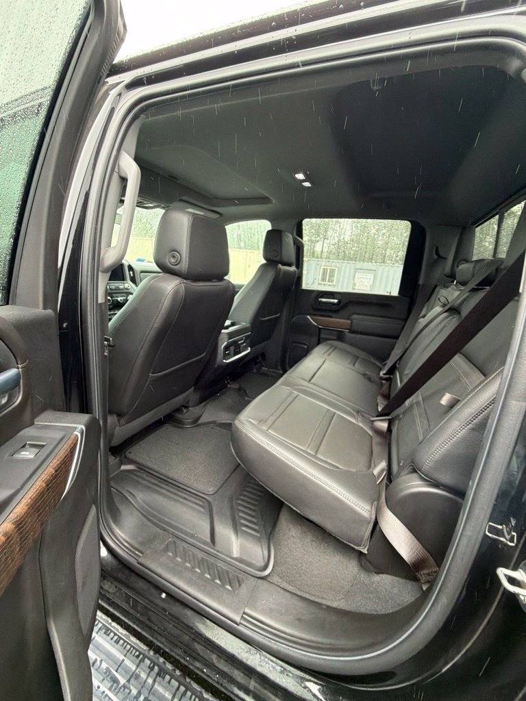 Used 2023 GMC Sierra 3500 Denali w/ Denali Black Diamond Edition AWD/4WD image 19