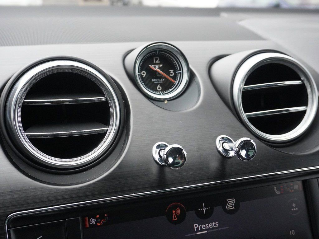 Used 2019 Bentley Bentayga AWD/4WD image 47
