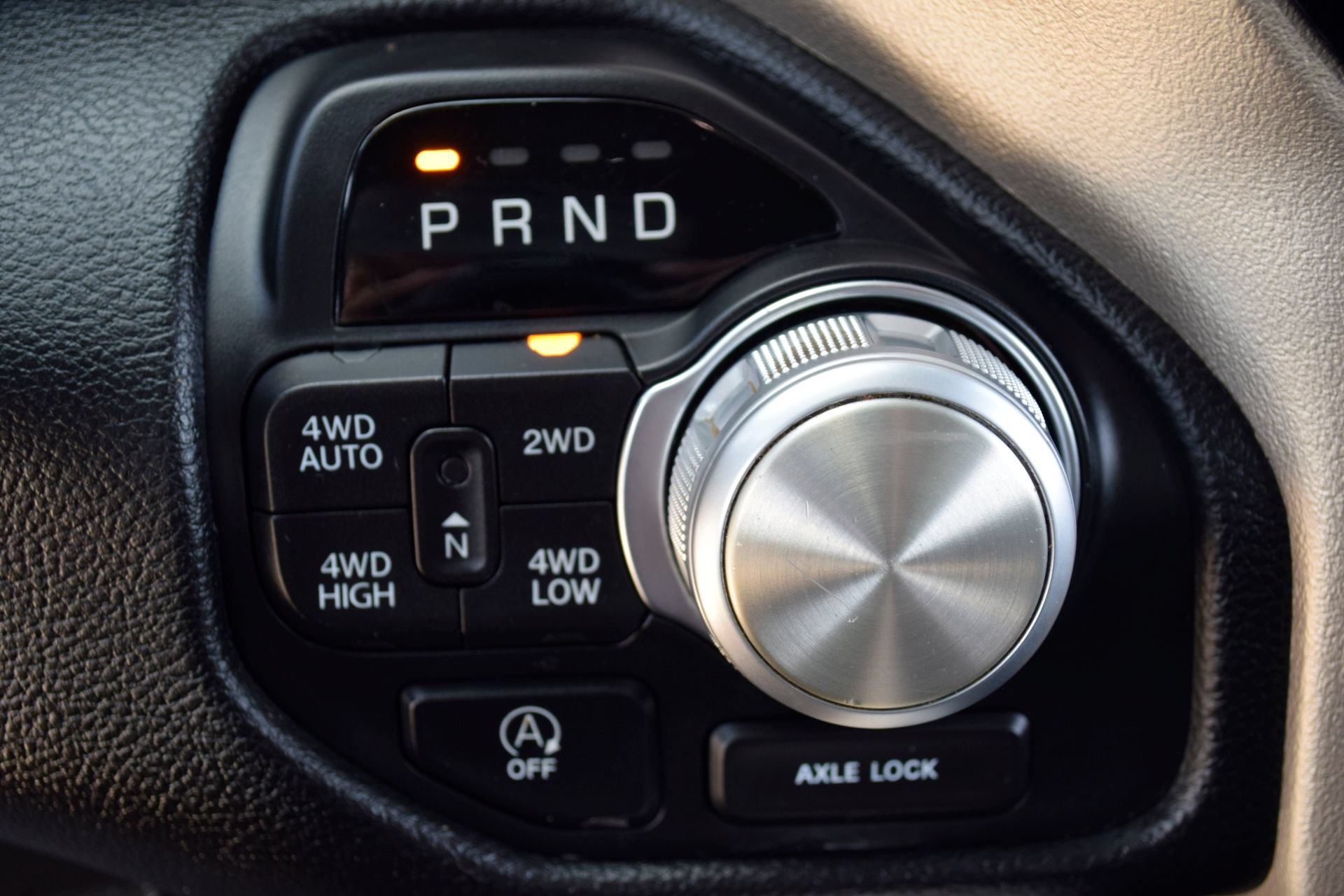 Used 2019 RAM 1500 Laramie AWD/4WD image 10