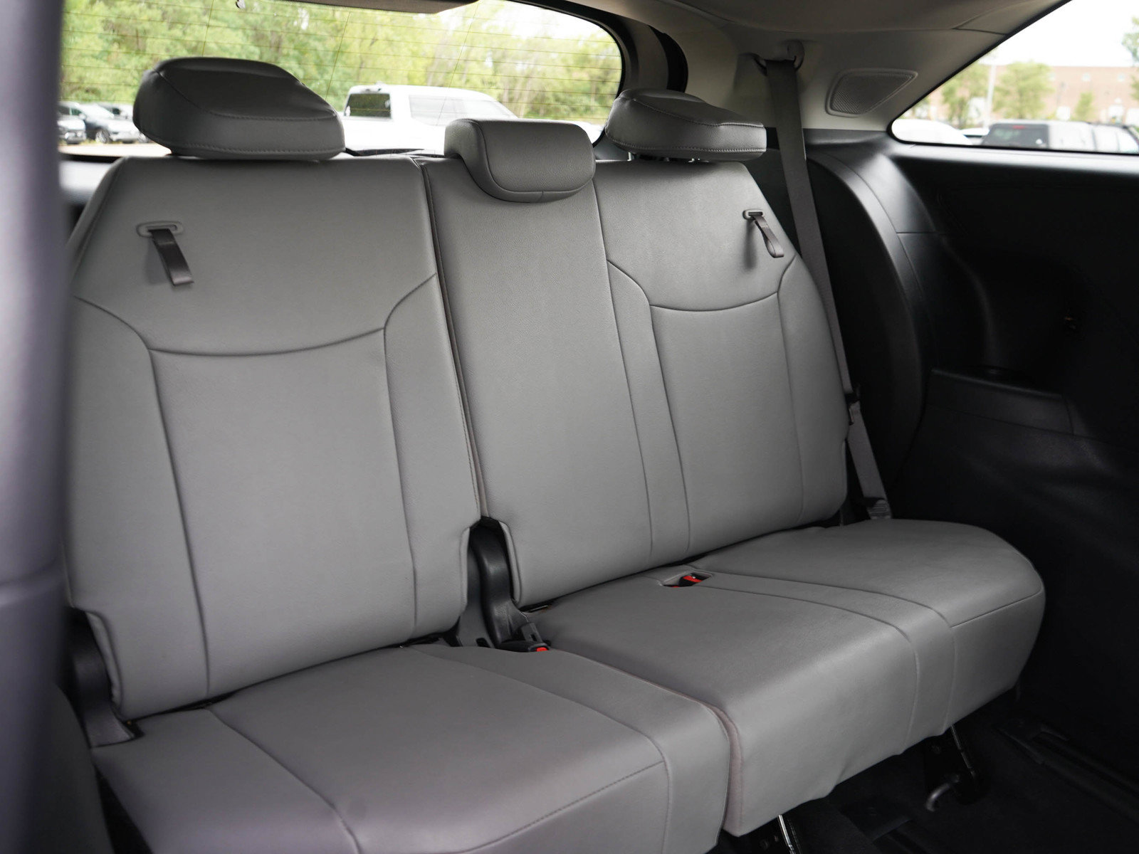 Used 2025 Toyota Sienna XLE w/ XLE Plus Package AWD/4WD image 13