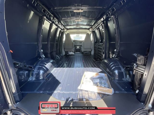 New 2025 Chevrolet Express 3500 w/ Driver Convenience Package image 23