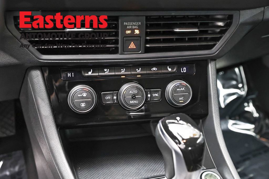Used 2024 Volkswagen Jetta SE FWD image 19