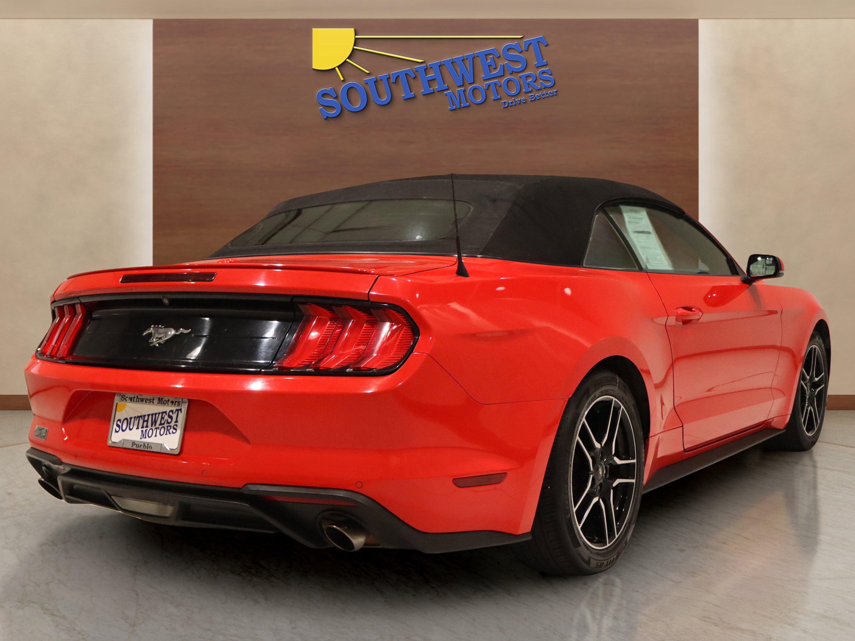 Used 2019 Ford Mustang Premium image 4