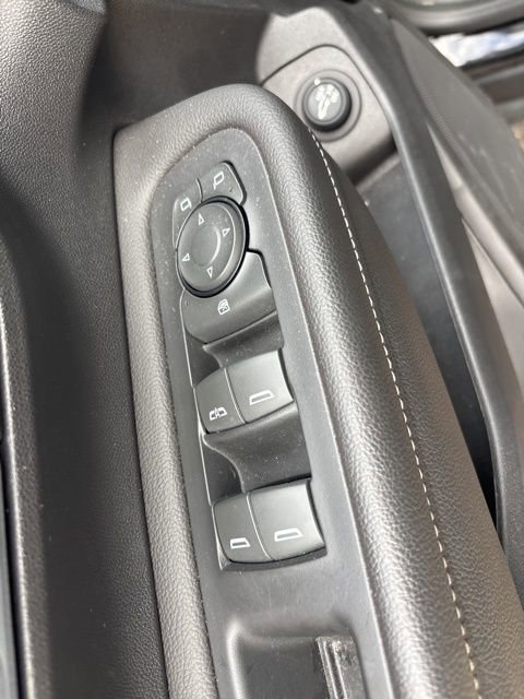 Used 2023 GMC Terrain SLE w/ Driver Convenience Package image 16