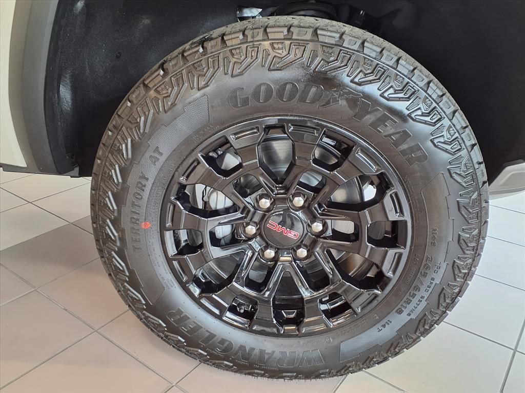 Used 2026 GMC Canyon Elevation w/ Convenience Package RWD image 4