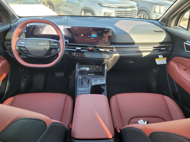 New 2026 Kia Sportage SX FWD image 8