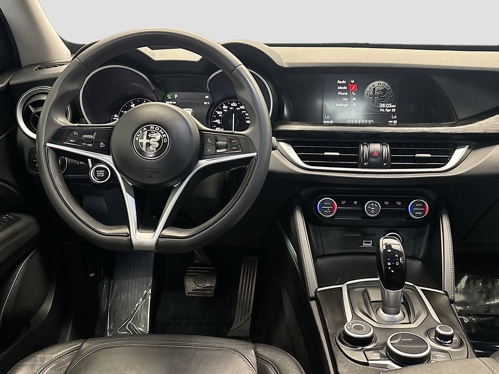 Used 2018 Alfa Romeo Stelvio AWD image 12