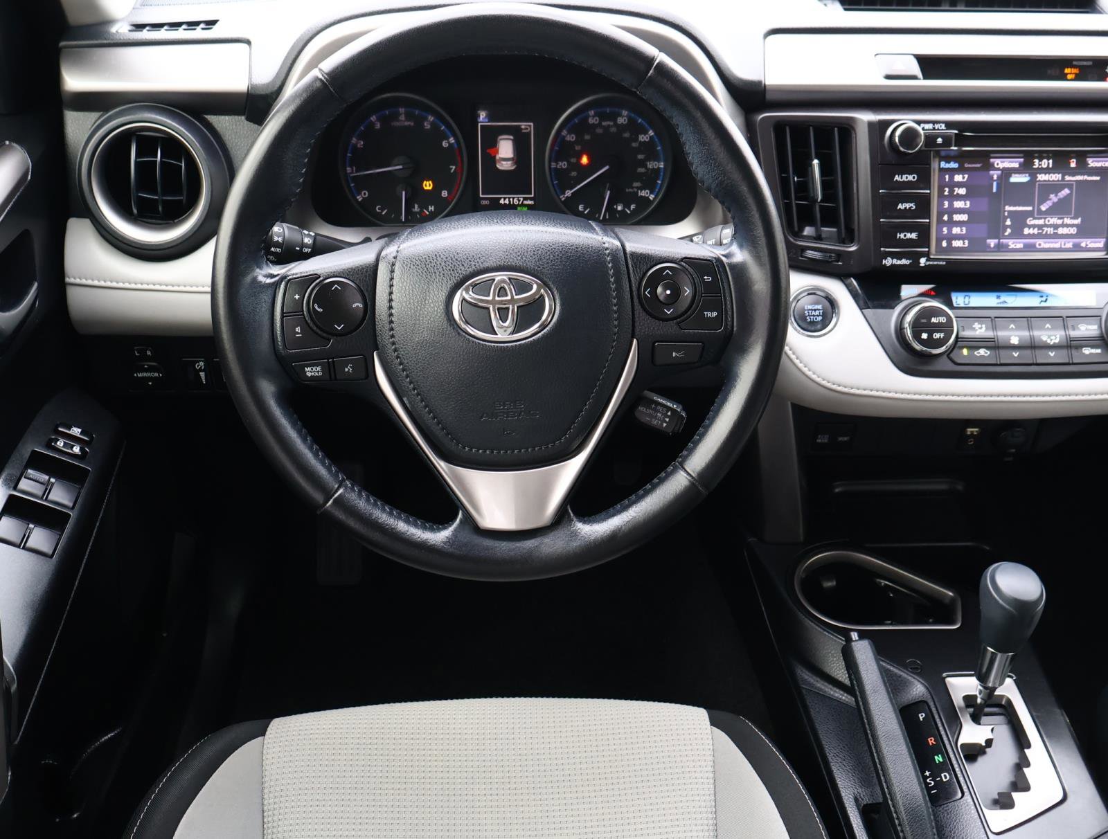 Used 2017 Toyota RAV4 XLE image 9