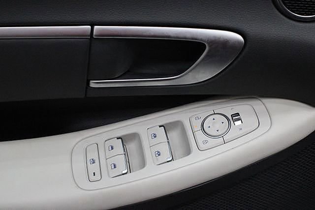 Used 2024 Hyundai Sonata SEL image 17