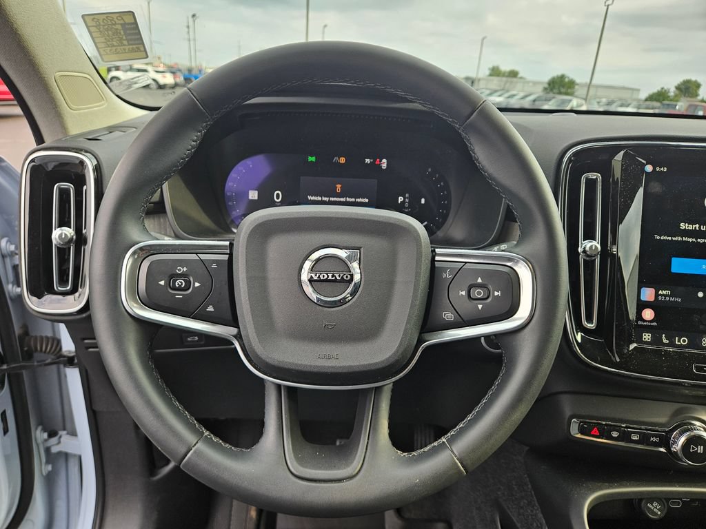 Used 2024 Volvo XC40 B5 Plus AWD/4WD image 17