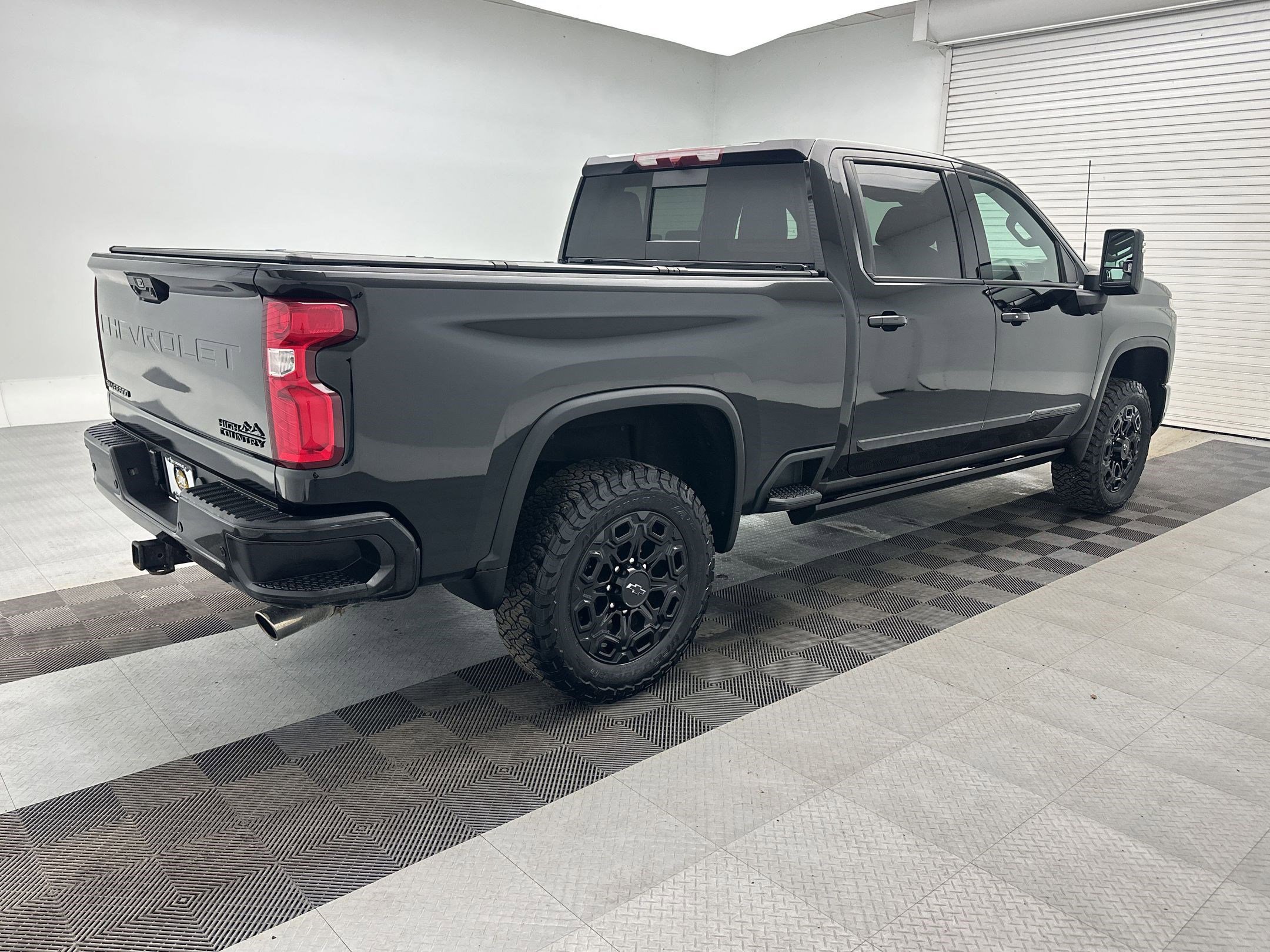 Certified 2024 Chevrolet Silverado 2500 High Country w/ Midnight Edition image 9