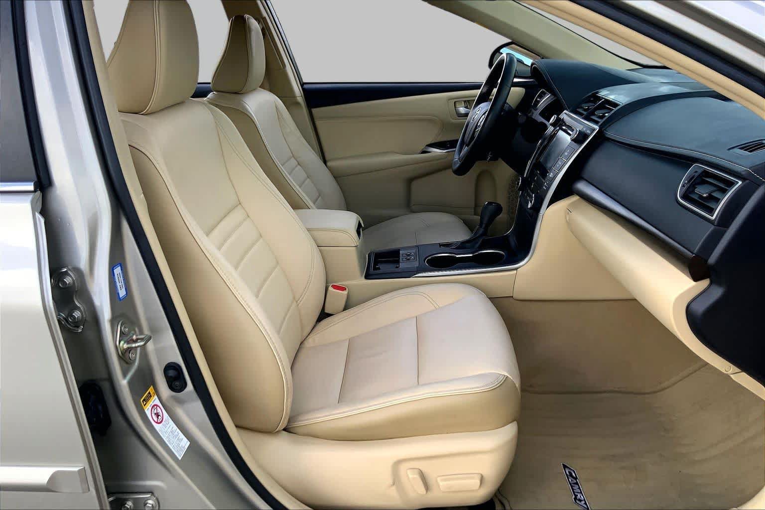 Used 2017 Toyota Camry XLE w/ Moonroof Package FWD image 9