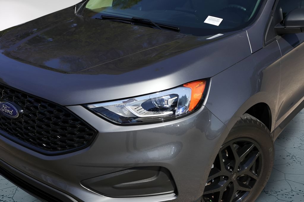 Used 2024 Ford Edge SE AWD/4WD image 3