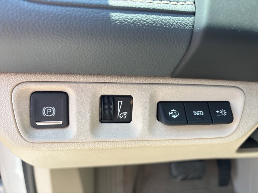 Used 2021 GMC Acadia Denali w/ Denali Technology Package FWD image 16