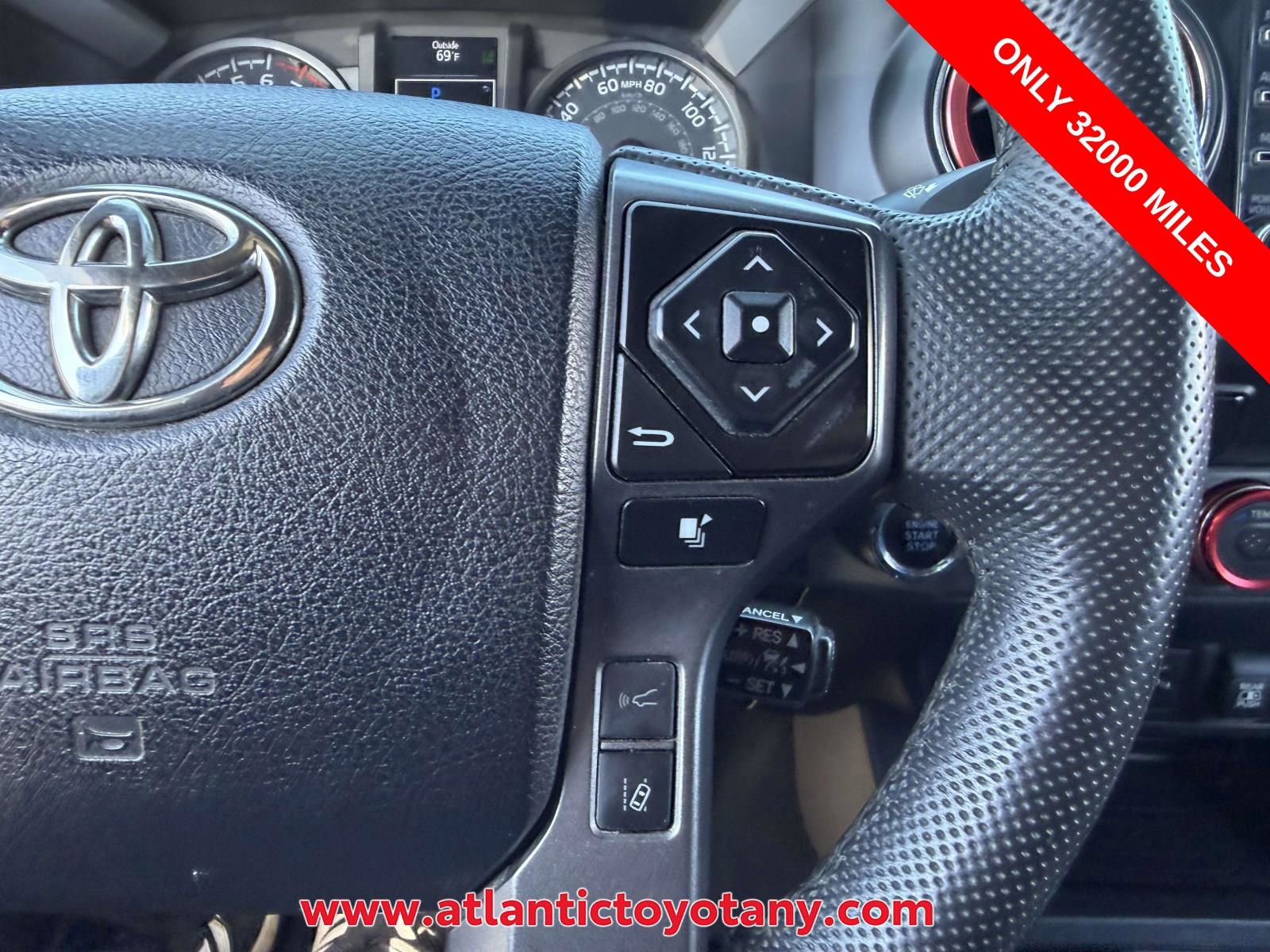 Used 2022 Toyota Tacoma TRD Sport w/ Technology Package image 28