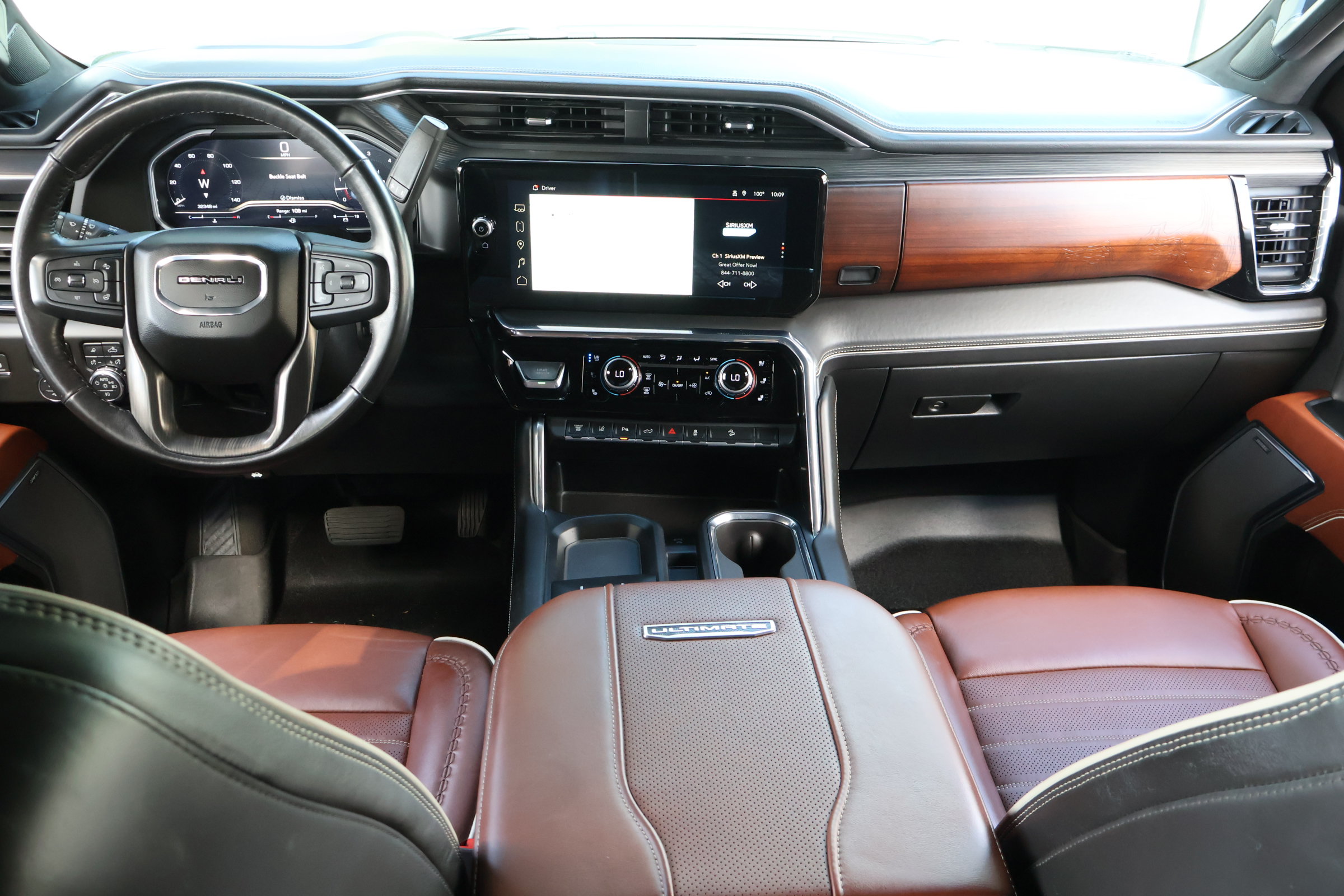 Used 2024 GMC Sierra 3500 Denali Ultimate AWD/4WD image 20