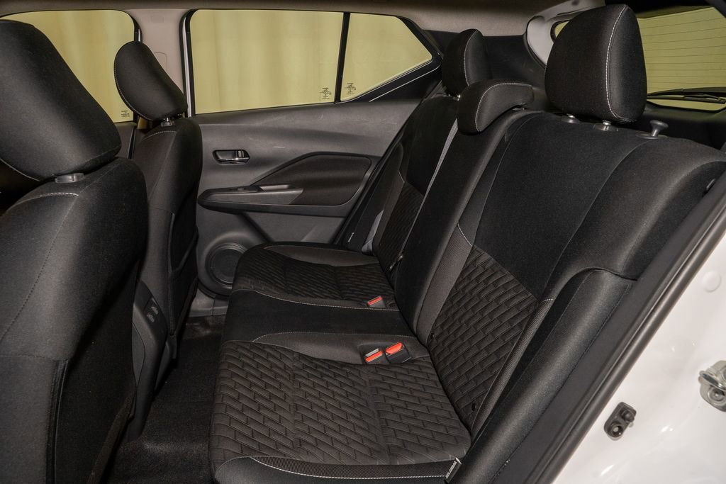 Certified 2021 Nissan Kicks SV image 8