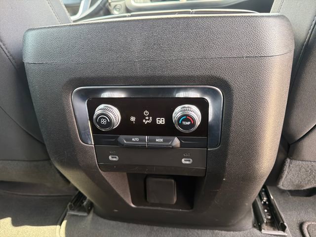 Used 2023 GMC Yukon SLE AWD/4WD image 34