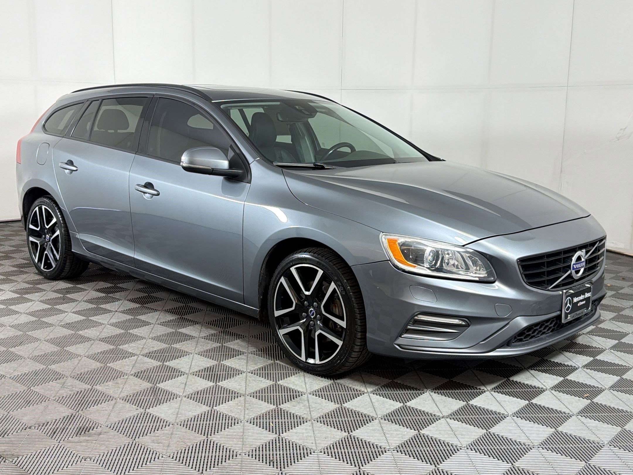 Used 2018 Volvo V60 T5 Dynamic w/ Vision Package AWD/4WD image 7