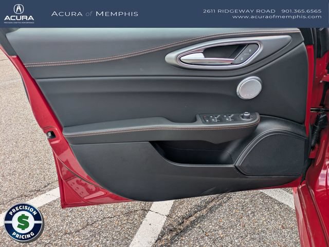Used 2025 Alfa Romeo Giulia AWD w/ Driving Assist Package image 24